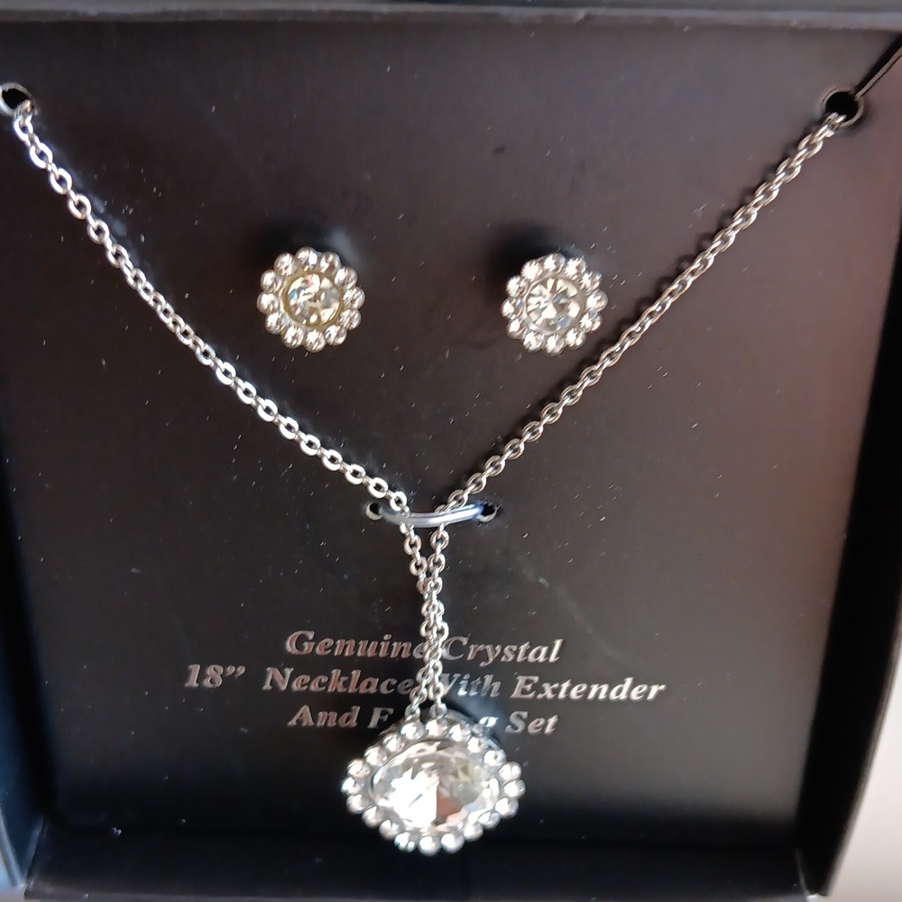 Crystal Drop Pendant Necklace and Stud Earrings Set - Silver